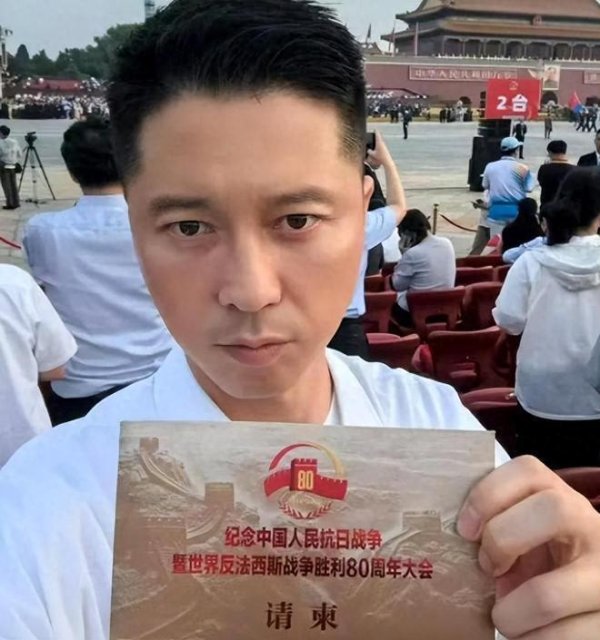 智选+ 九三阅兵后第二天，国家一级演员王雷却遭网友怒批：德不配位